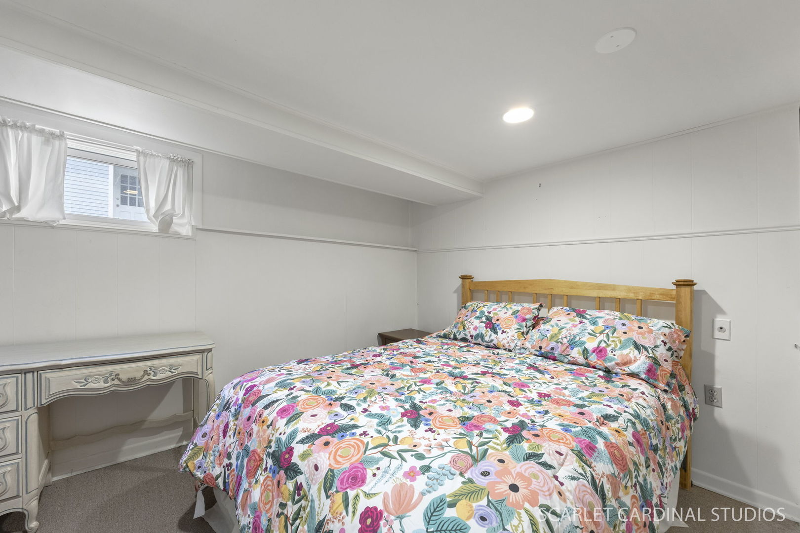 314 East Jefferson Avenue Wheaton, IL 60187 - Photo 33 of 41 a bedroom with a bed and window