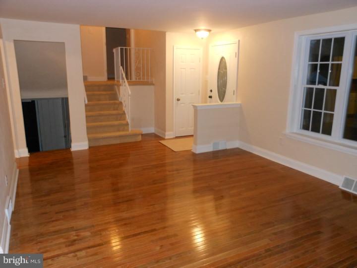 99 Sullivan Road Wayne, PA 19087 - Photo 4 of 16 Living Room