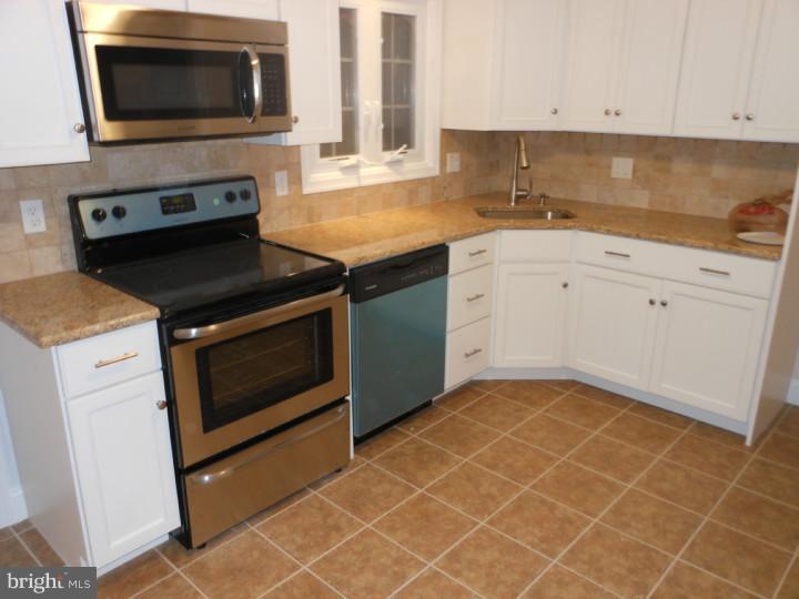 99 Sullivan Road Wayne, PA 19087 - Photo 7 of 16 Kitchen