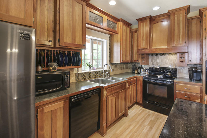 14501 Avalon Road White City, OR 97503 - Photo 15 of 49 img_0558