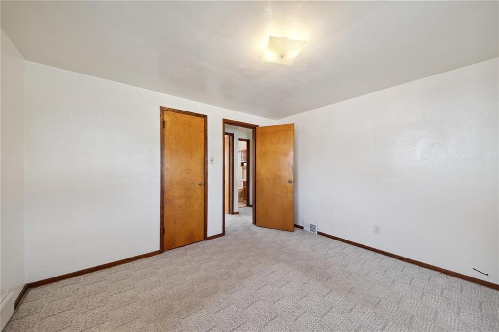 290 Wheeler Avenue McKees Rocks, PA 15136 - Photo 11 of 27 Gallery Image 11