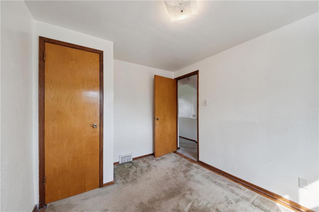 290 Wheeler Avenue McKees Rocks, PA 15136 - Photo 12 of 27 Gallery Image 12