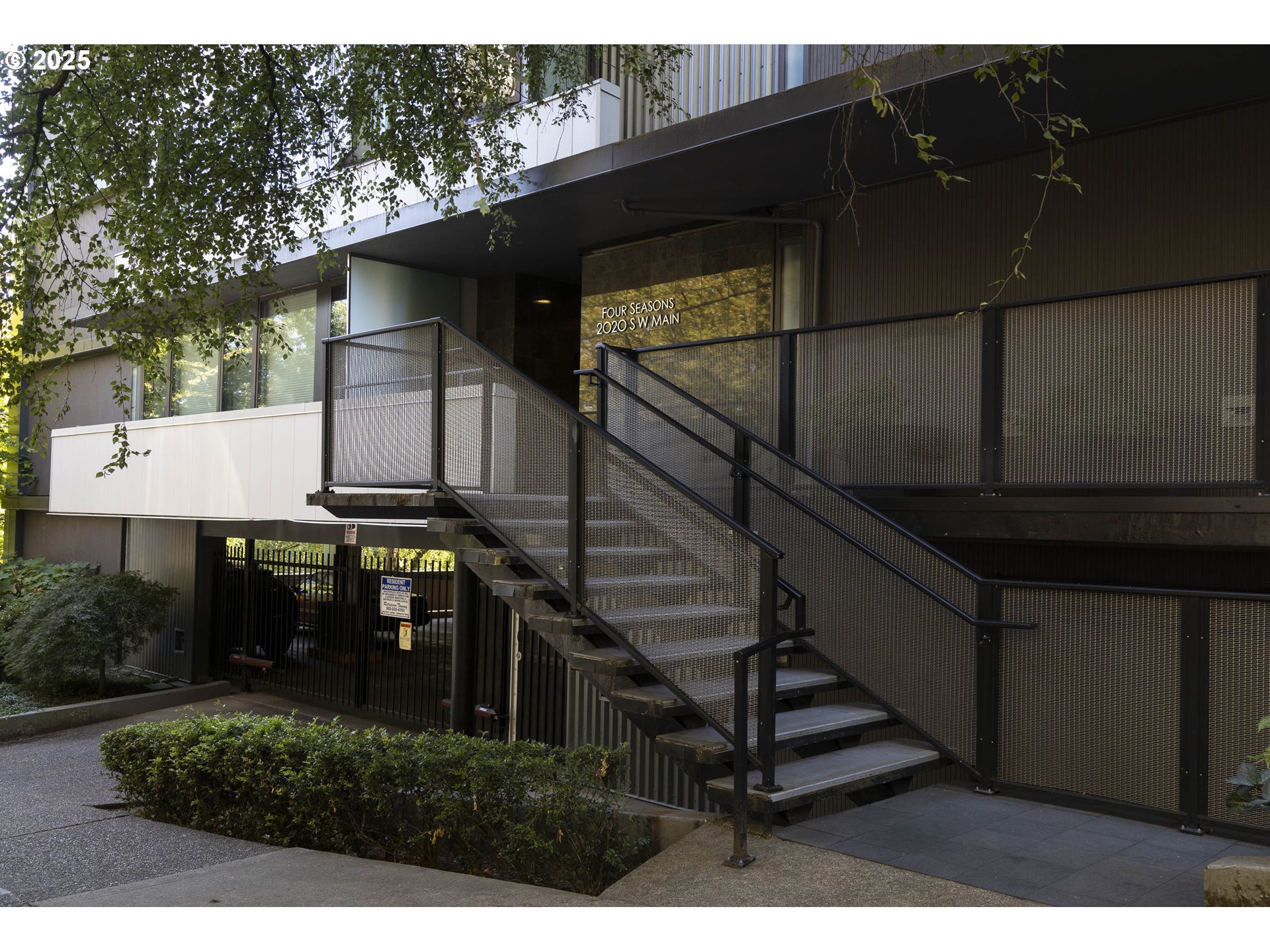 2020 Southwest Main Street, Unit 405 Portland, OR 97205 - Photo 17 of 35