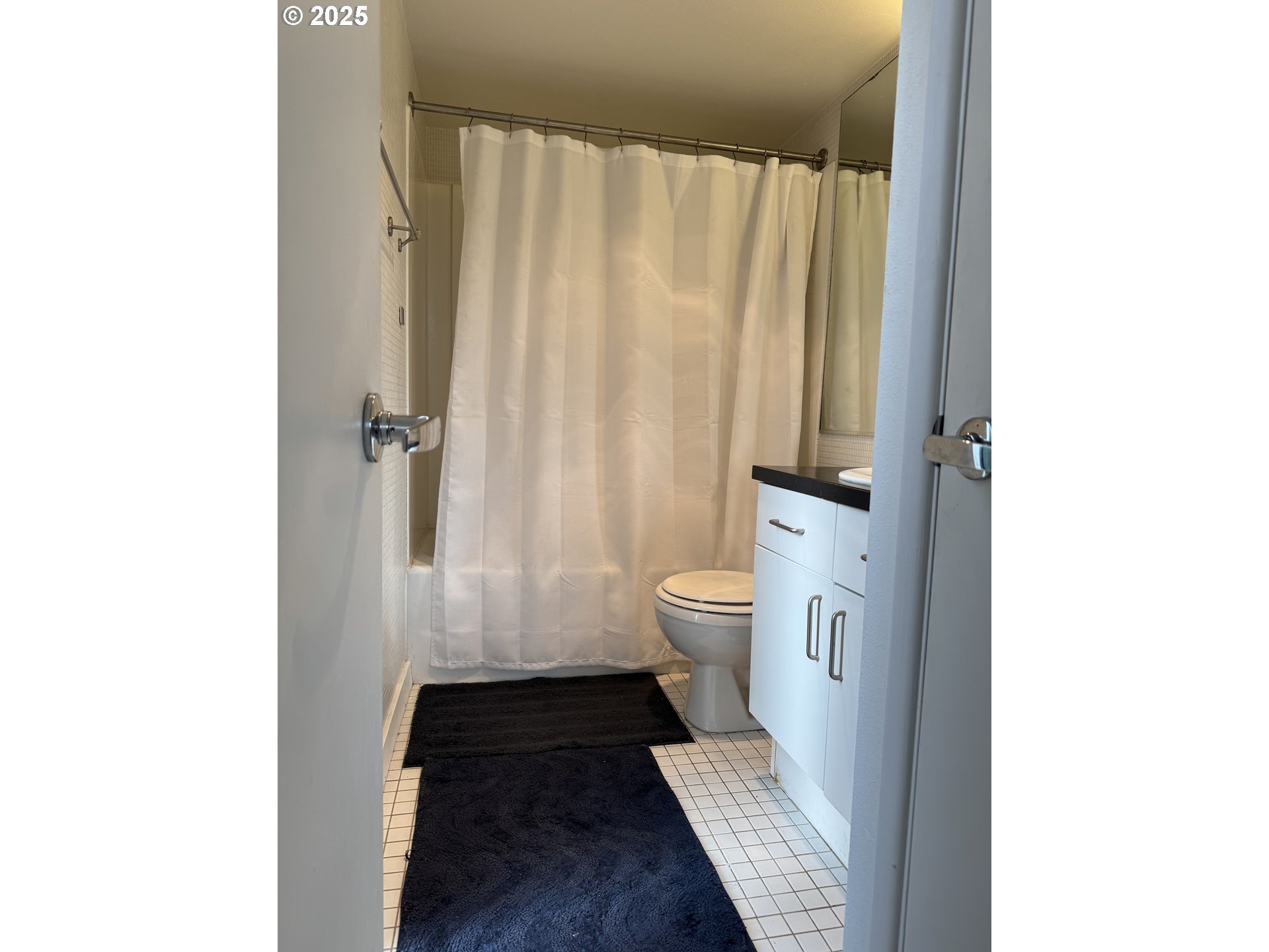 2020 Southwest Main Street, Unit 405 Portland, OR 97205 - Photo 25 of 35