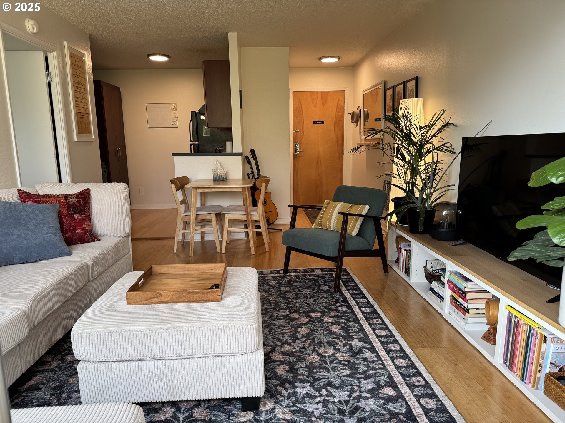 2020 Southwest Main Street, Unit 405 Portland, OR 97205 - Photo 34 of 35