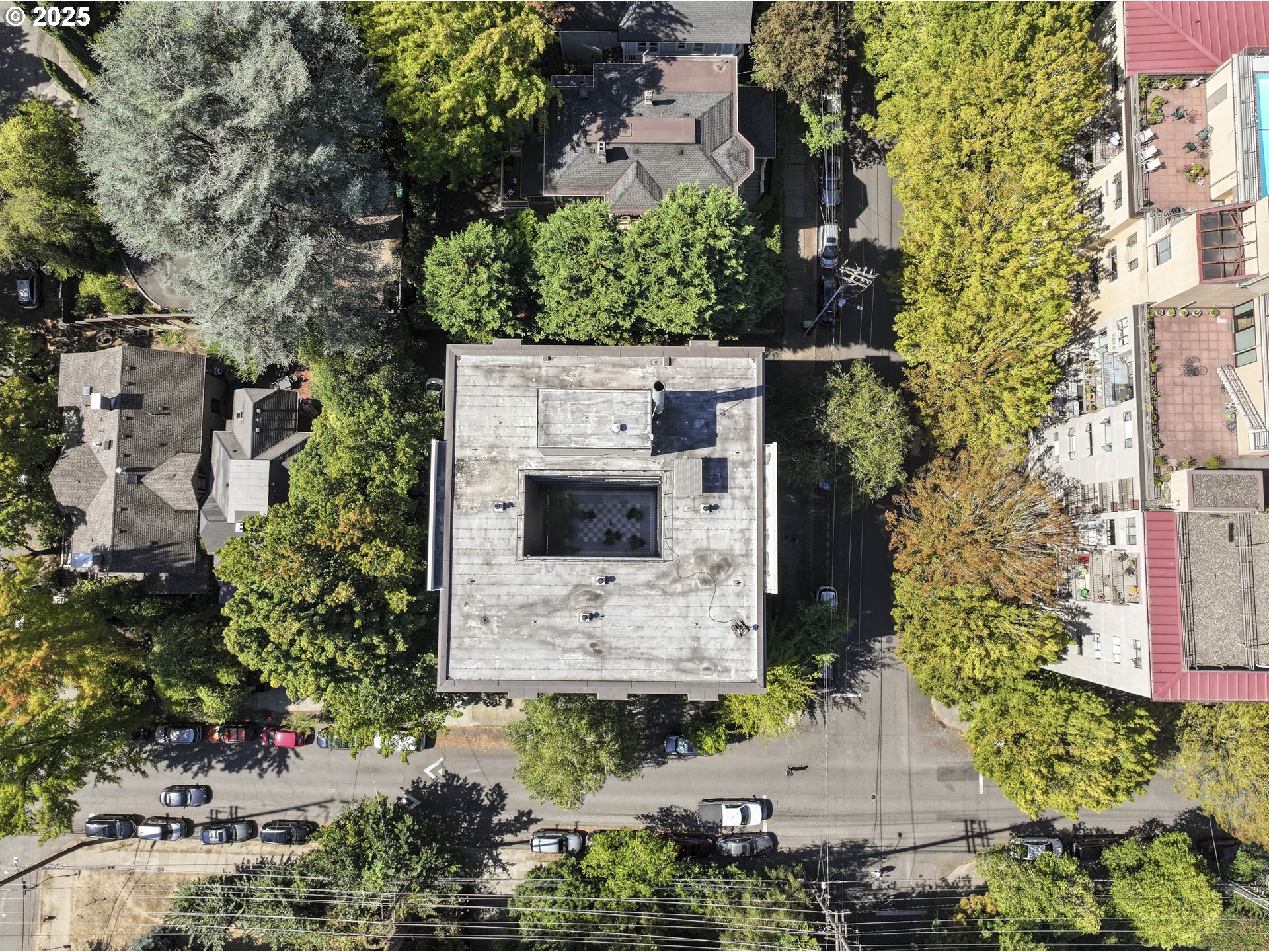 2020 Southwest Main Street, Unit 405 Portland, OR 97205 - Photo 4 of 35