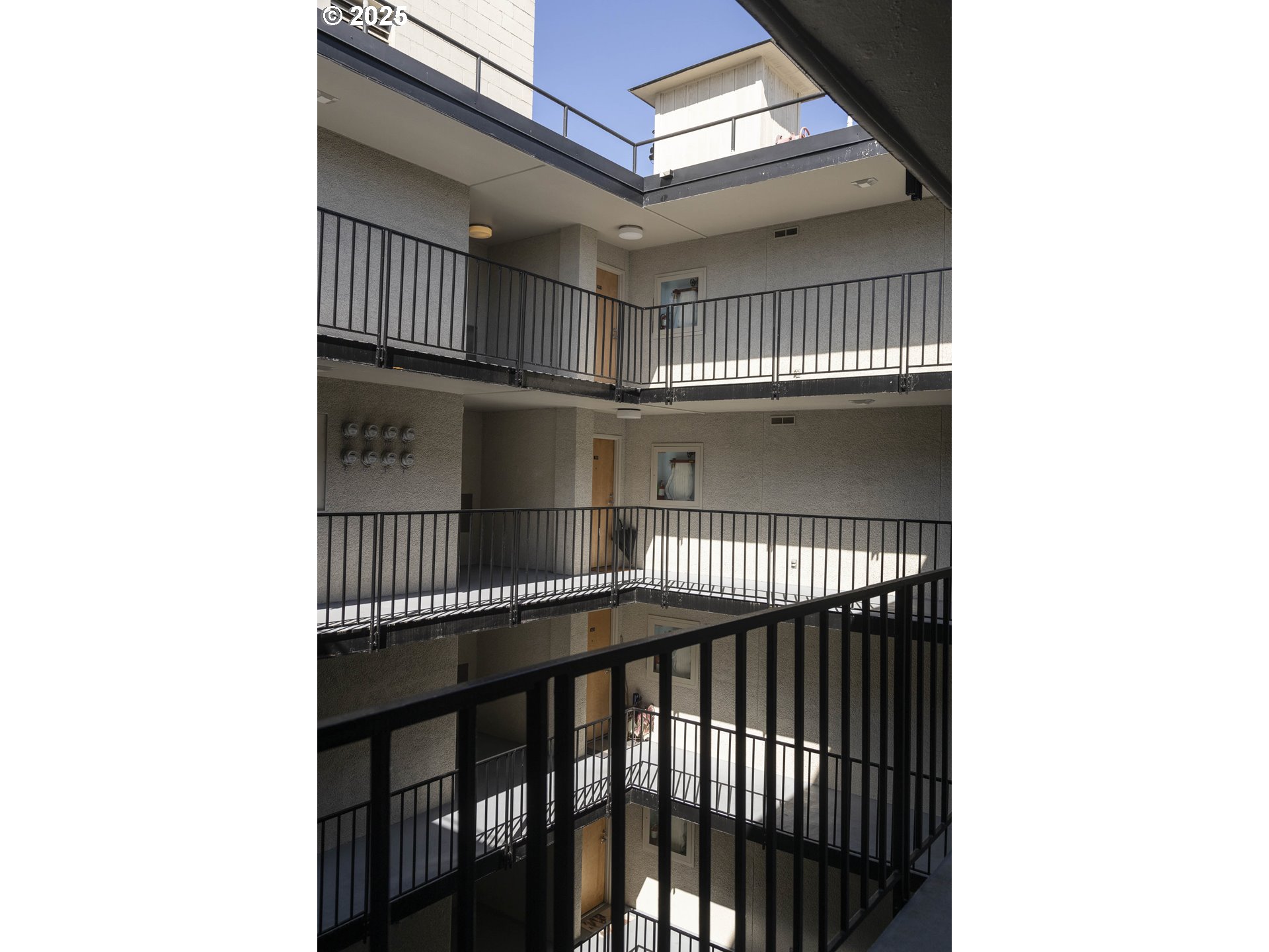 2020 Southwest Main Street, Unit 405 Portland, OR 97205 - Photo 9 of 35