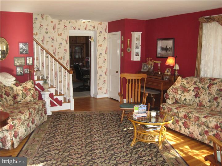 7 Fairhaven Road Havertown, PA 19083 - Photo 2 of 19 Living Room
