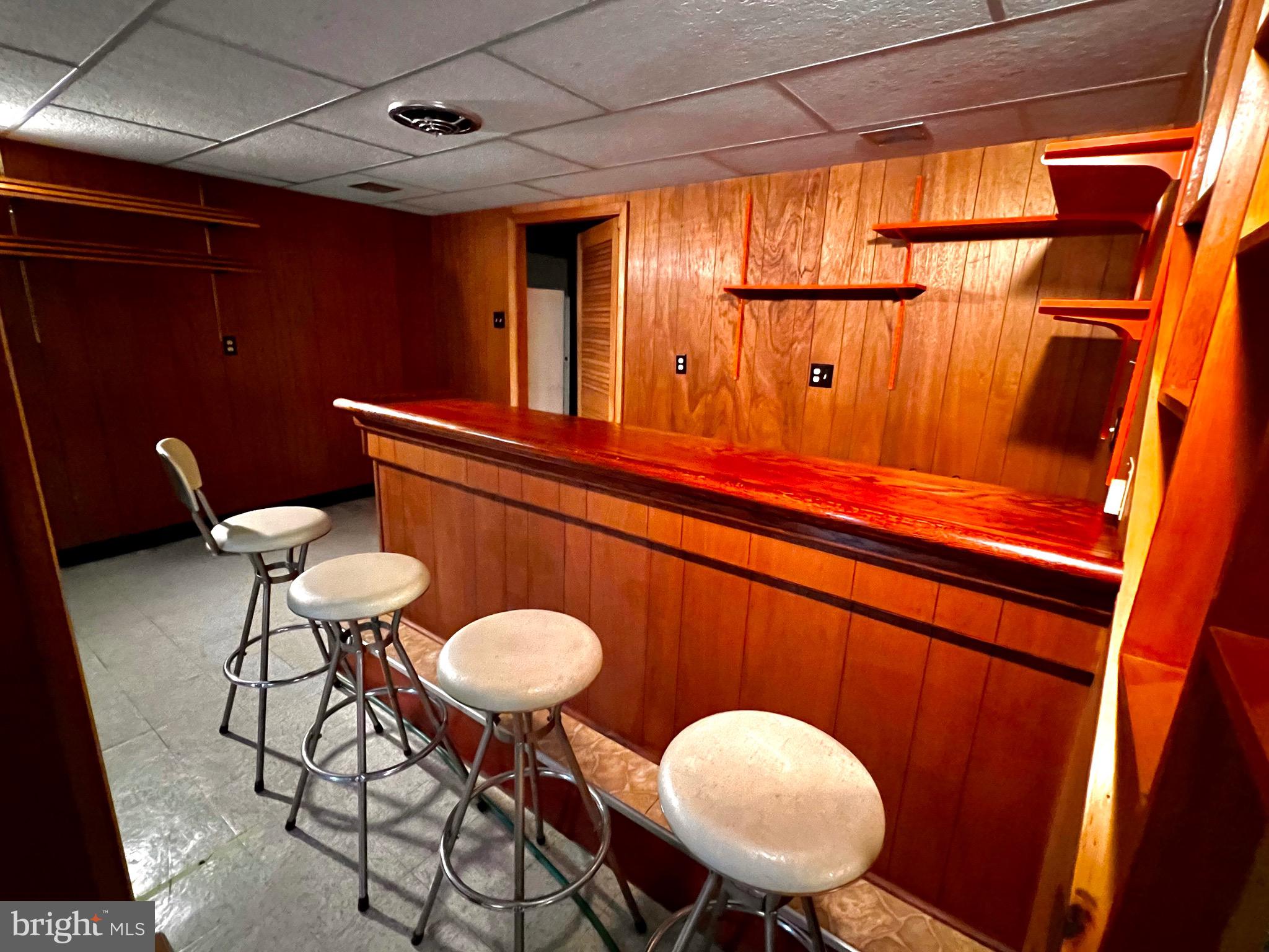949 West Trindle Road Mechanicsburg, PA 17055 - Photo 35 of 41 Built in bar