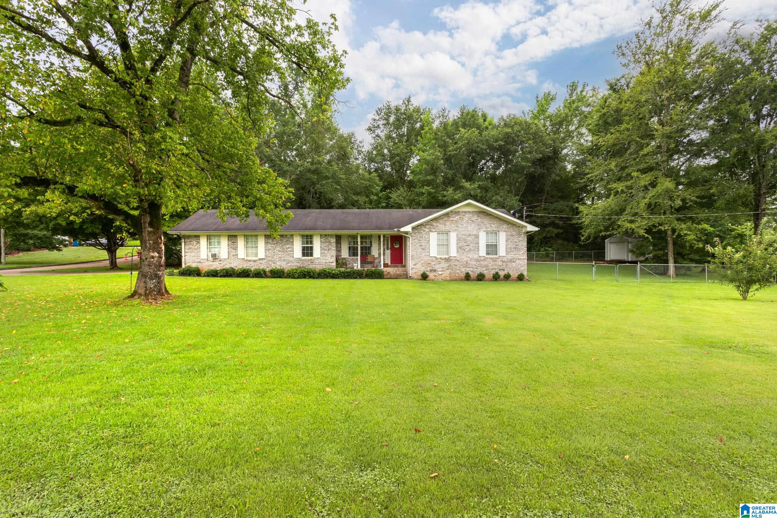 404 Henry Road Southwest Jacksonville, AL 36265 - Photo 4 of 34 Gallery Image 4