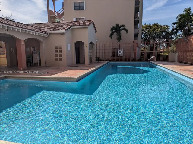 $2,450 | 10245 Northwest 9th St Circle, Unit 2109, Miami, FL 33172