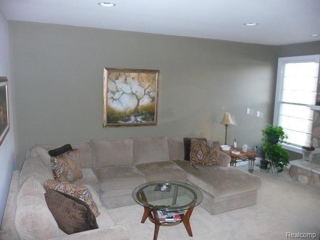 24933 Reeds Pointe Drive, Unit 9 Novi, MI 48374 - Photo 10 of 20 FAMILY ROOM