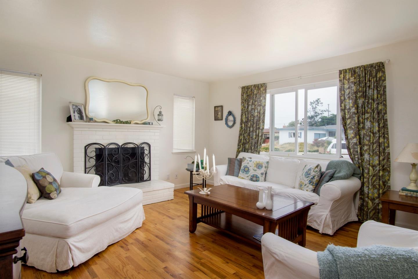 3204 Melanie Road Marina, CA 93933 - Photo 6 of 19 Gallery Image 6