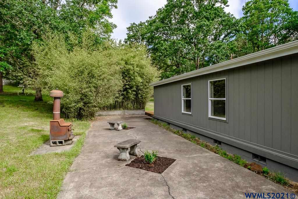 32304 Hidden Valley Road Lebanon, OR 97355 - Photo 28 of 37