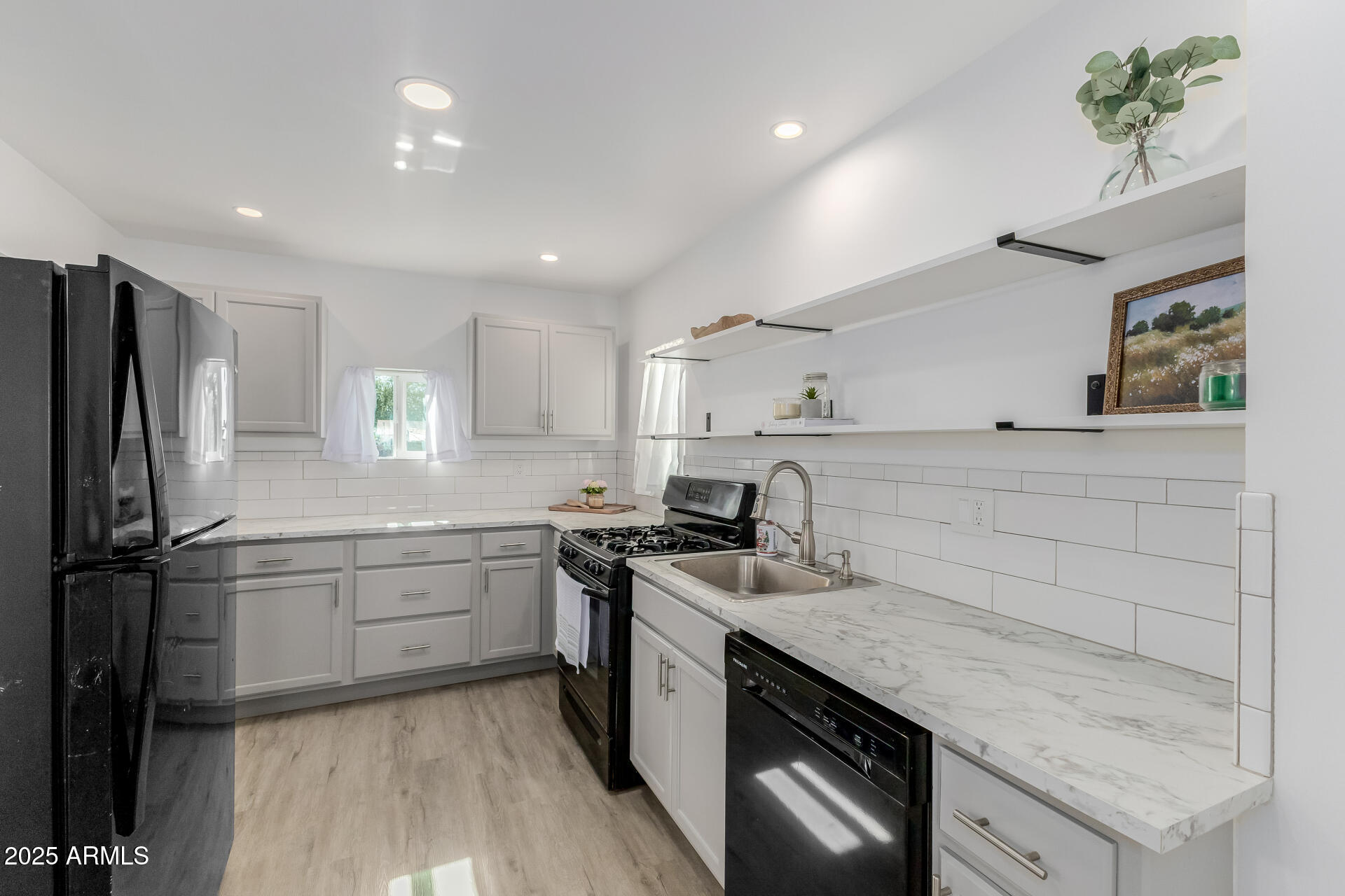 3743 East Taylor Street Phoenix, AZ 85008 - Photo 5 of 18 Kitchen