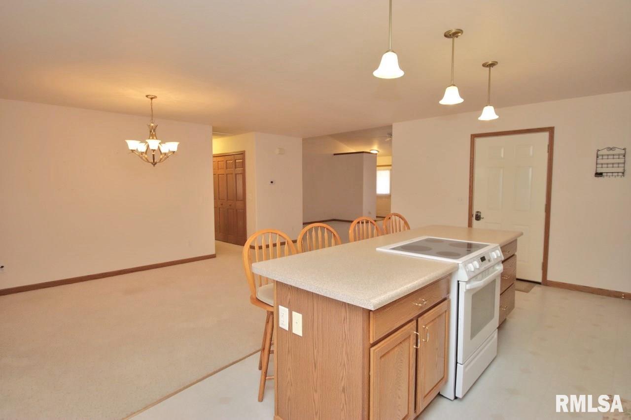 1424 Fairview Court Pekin, IL 61554 - Photo 14 of 56