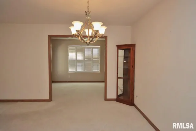 $225,000 | 1424 Fairview Court, Pekin, IL 61554