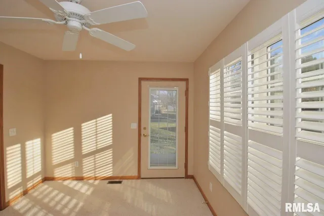 $225,000 | 1424 Fairview Court, Pekin, IL 61554