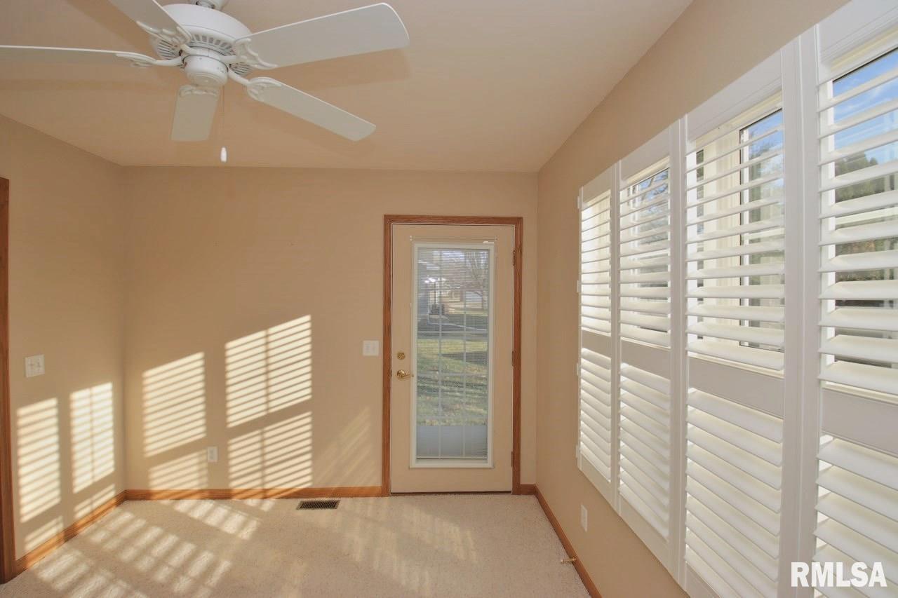 1424 Fairview Court Pekin, IL 61554 - Photo 23 of 56