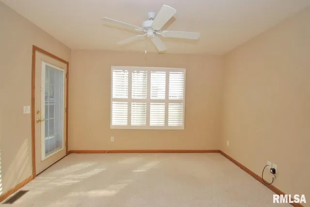 $225,000 | 1424 Fairview Court, Pekin, IL 61554