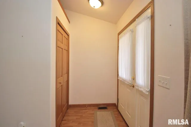 $225,000 | 1424 Fairview Court, Pekin, IL 61554