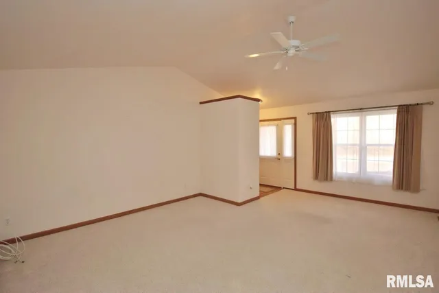 $225,000 | 1424 Fairview Court, Pekin, IL 61554