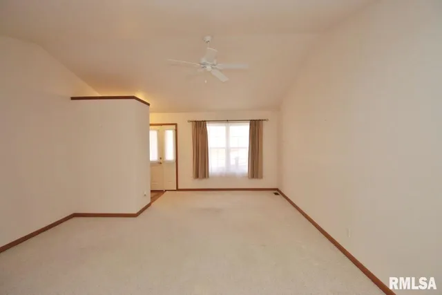 $225,000 | 1424 Fairview Court, Pekin, IL 61554