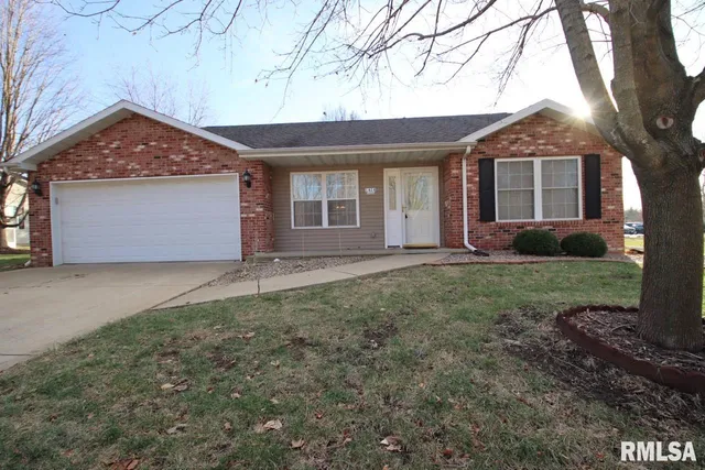 $225,000 | 1424 Fairview Court, Pekin, IL 61554