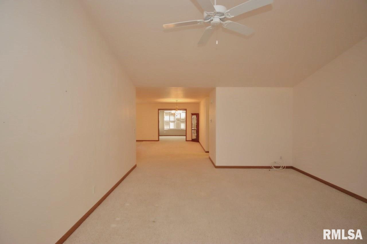 1424 Fairview Court Pekin, IL 61554 - Photo 33 of 56