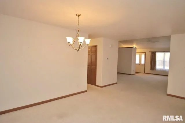 $225,000 | 1424 Fairview Court, Pekin, IL 61554