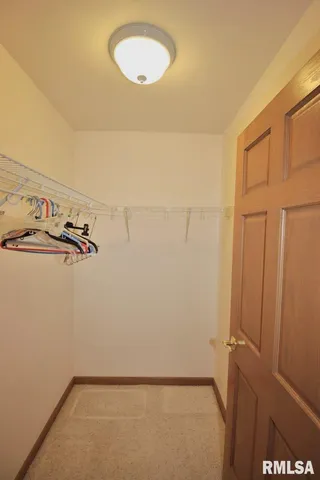 $225,000 | 1424 Fairview Court, Pekin, IL 61554