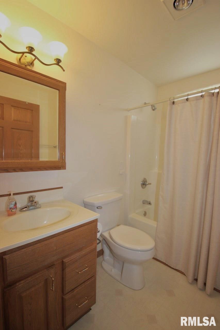 1424 Fairview Court Pekin, IL 61554 - Photo 45 of 56