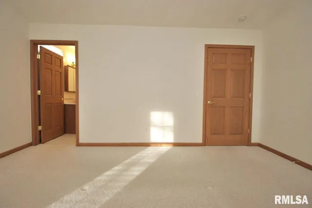 $225,000 | 1424 Fairview Court, Pekin, IL 61554