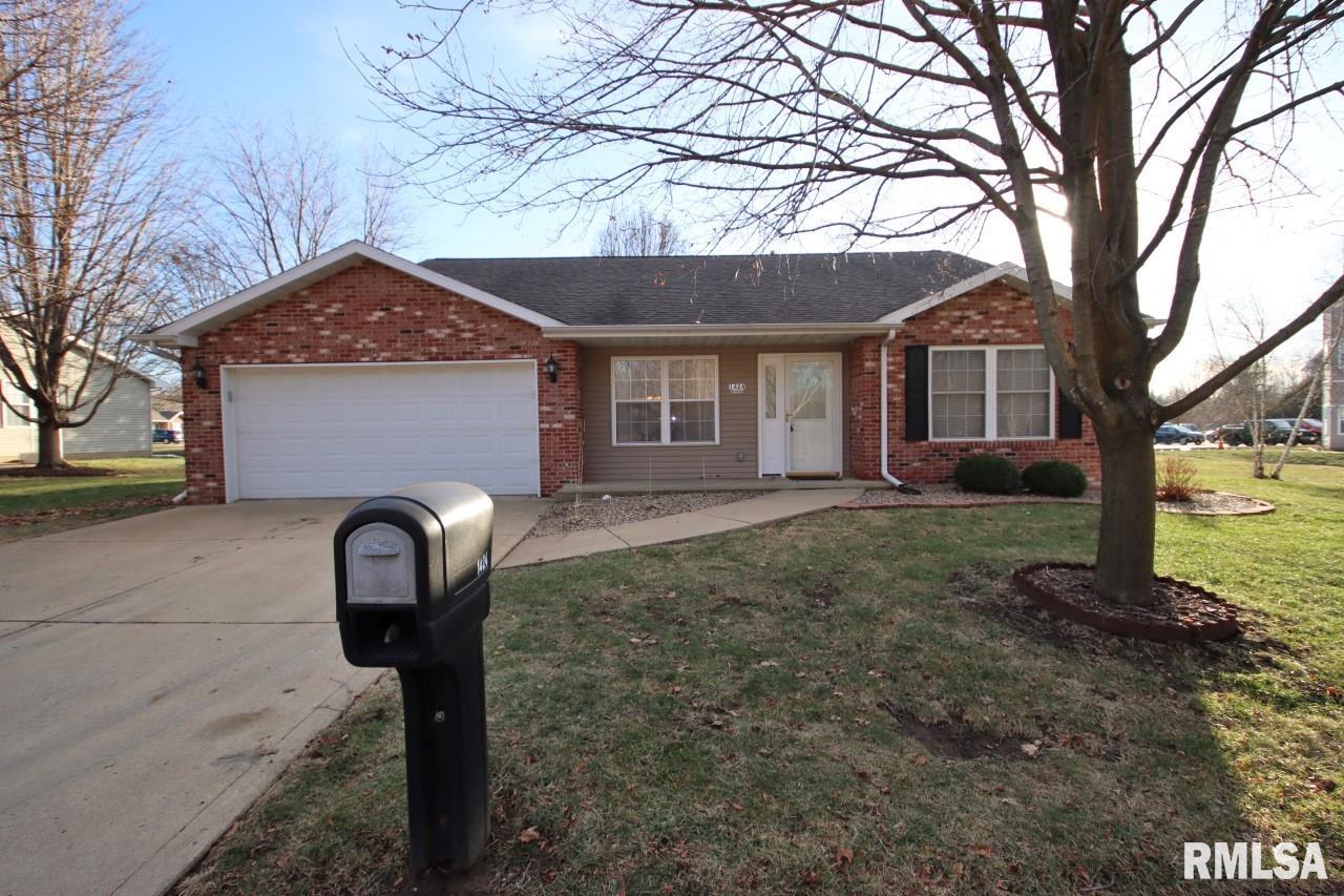 1424 Fairview Court Pekin, IL 61554 - Photo 5 of 56