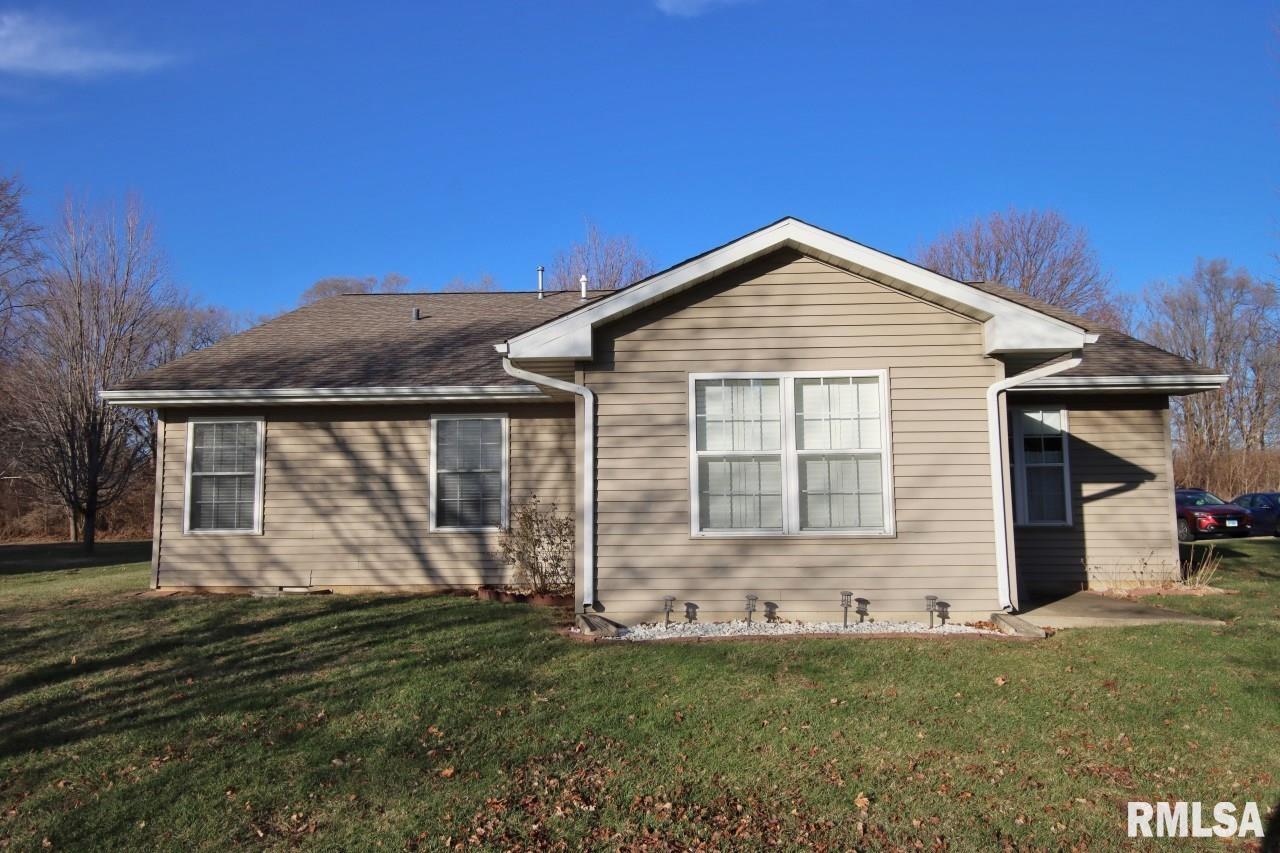 1424 Fairview Court Pekin, IL 61554 - Photo 9 of 56
