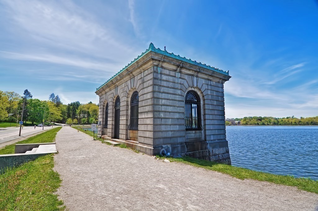 2400 Beacon Street, Unit 401 Boston, MA 02467 - Photo 33 of 35 a front view of a house with garden