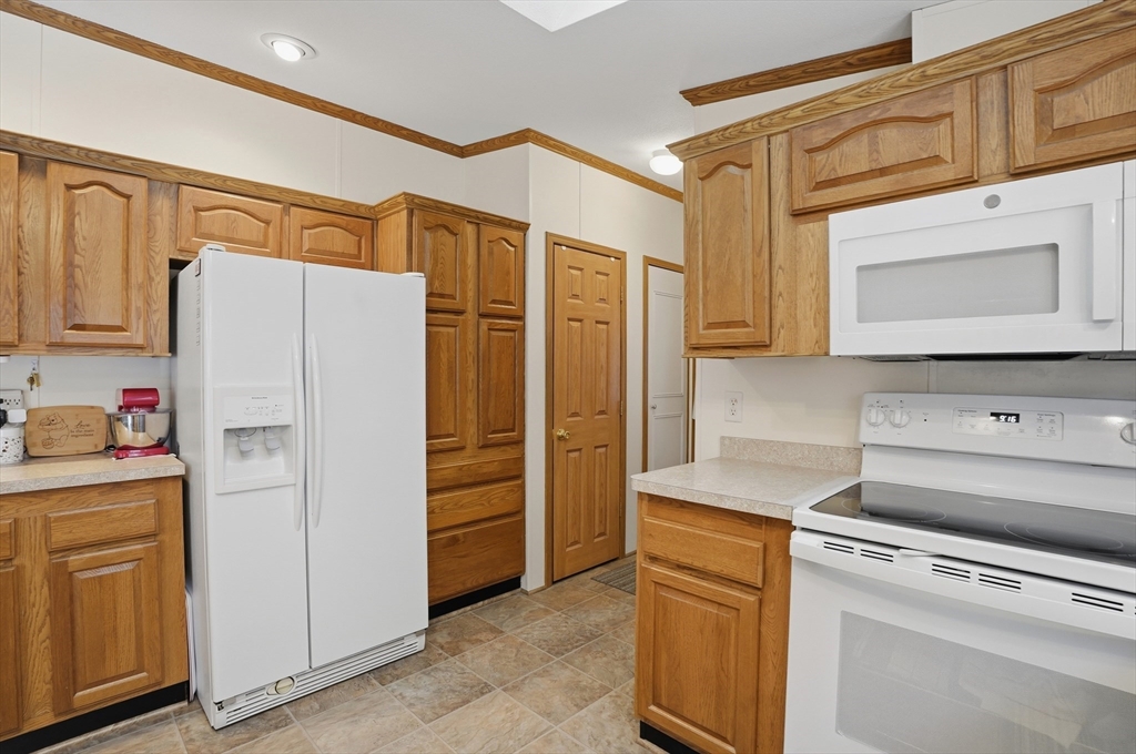 5 Cabot Road Winchendon, MA 01475 - Photo 10 of 31 Gallery Image 10