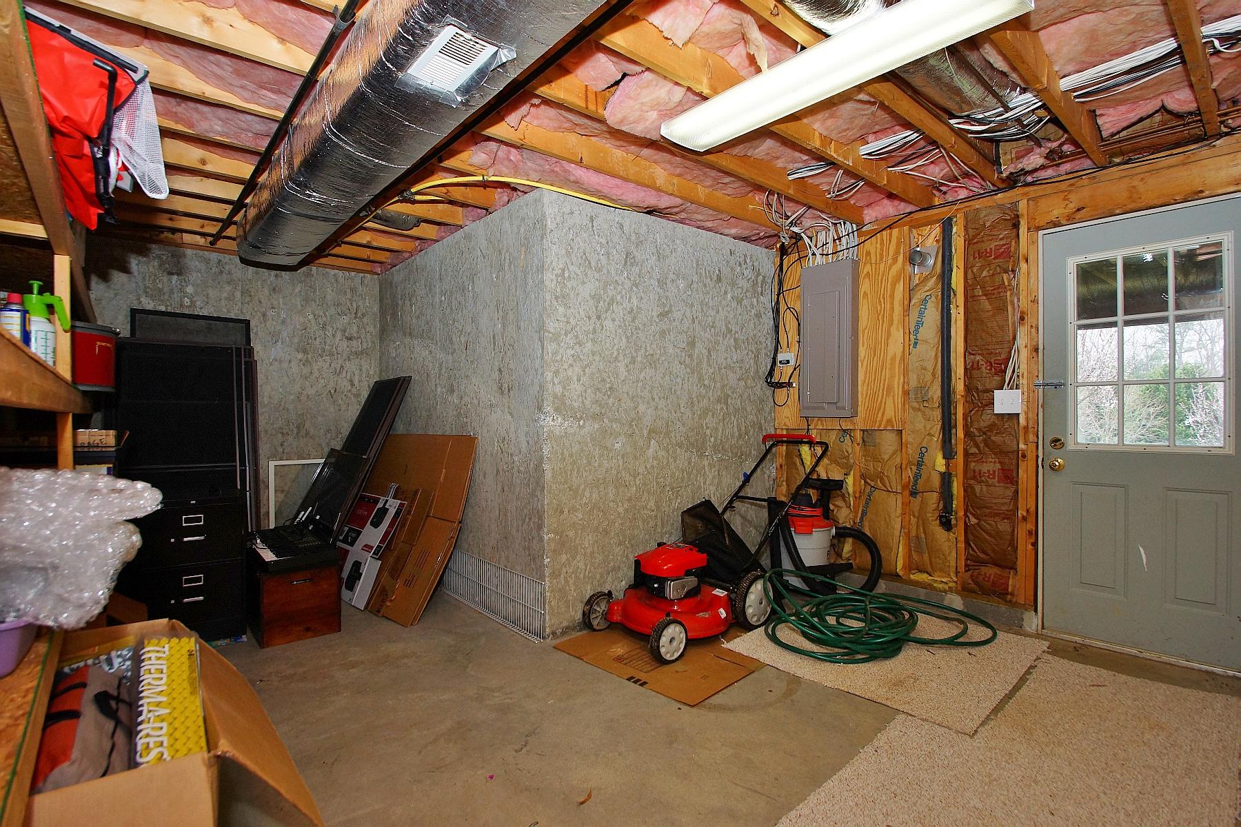 6001 Sulgrave Road Roanoke, VA 24018 - Photo 74 of 81 dsc04170.jpg