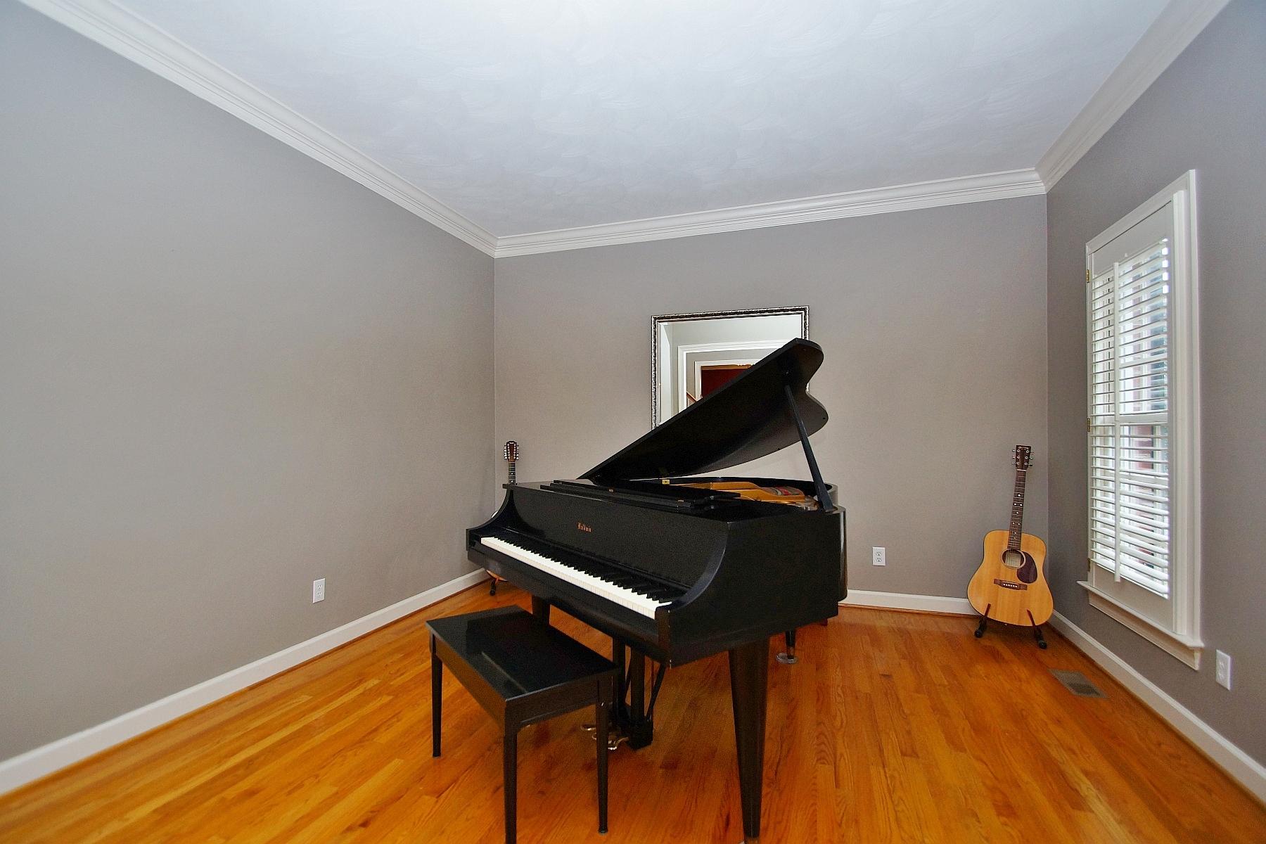 6001 Sulgrave Road Roanoke, VA 24018 - Photo 9 of 81 dsc04018.jpg