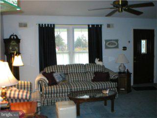 923 Independence Road Norristown, PA 19403 - Photo 3 of 5 Gallery Image 3