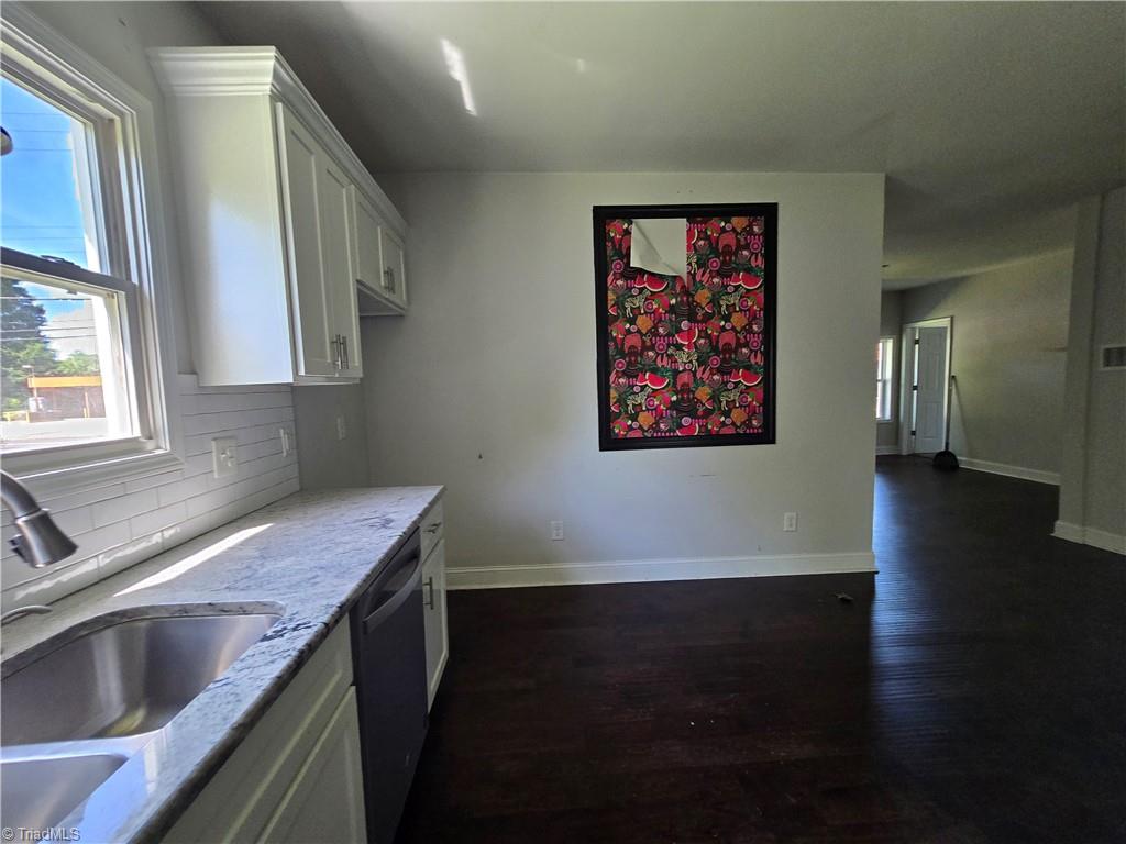 106 South Fieldcrest Road Eden, NC 27288 - Photo 5 of 22
