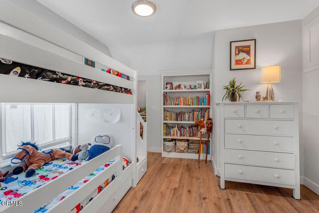 3500 Fairchild Street La Crescenta, CA 91214 - Photo 21 of 54 a room with toys and book shelf