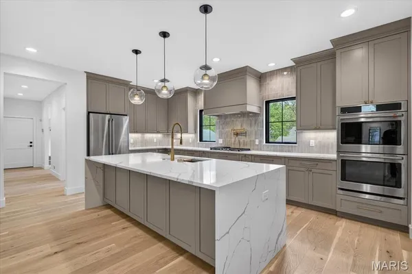 $1,800,000 | 643 Marshall Avenue, St. Louis, MO 63119