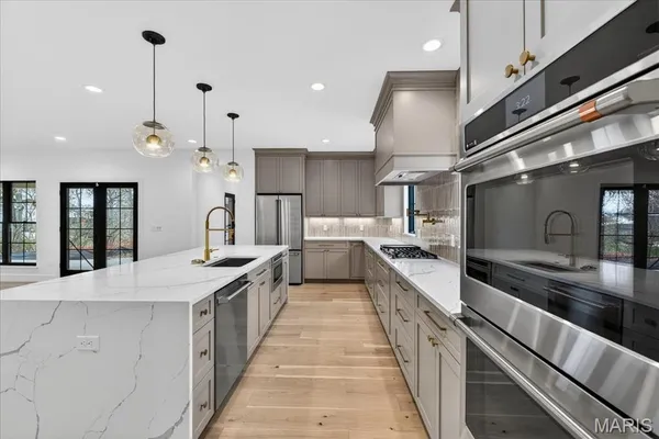 $1,800,000 | 643 Marshall Avenue, St. Louis, MO 63119