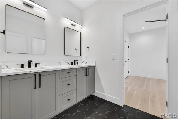 $1,800,000 | 643 Marshall Avenue, St. Louis, MO 63119