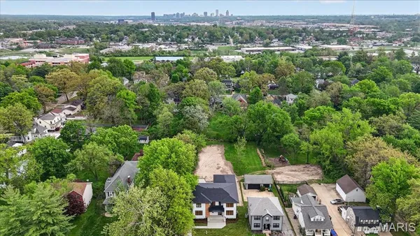 $1,800,000 | 643 Marshall Avenue, St. Louis, MO 63119
