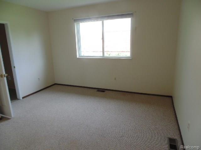 2866 Sandhurst Rochester Hills, MI 48307 - Photo 10 of 28