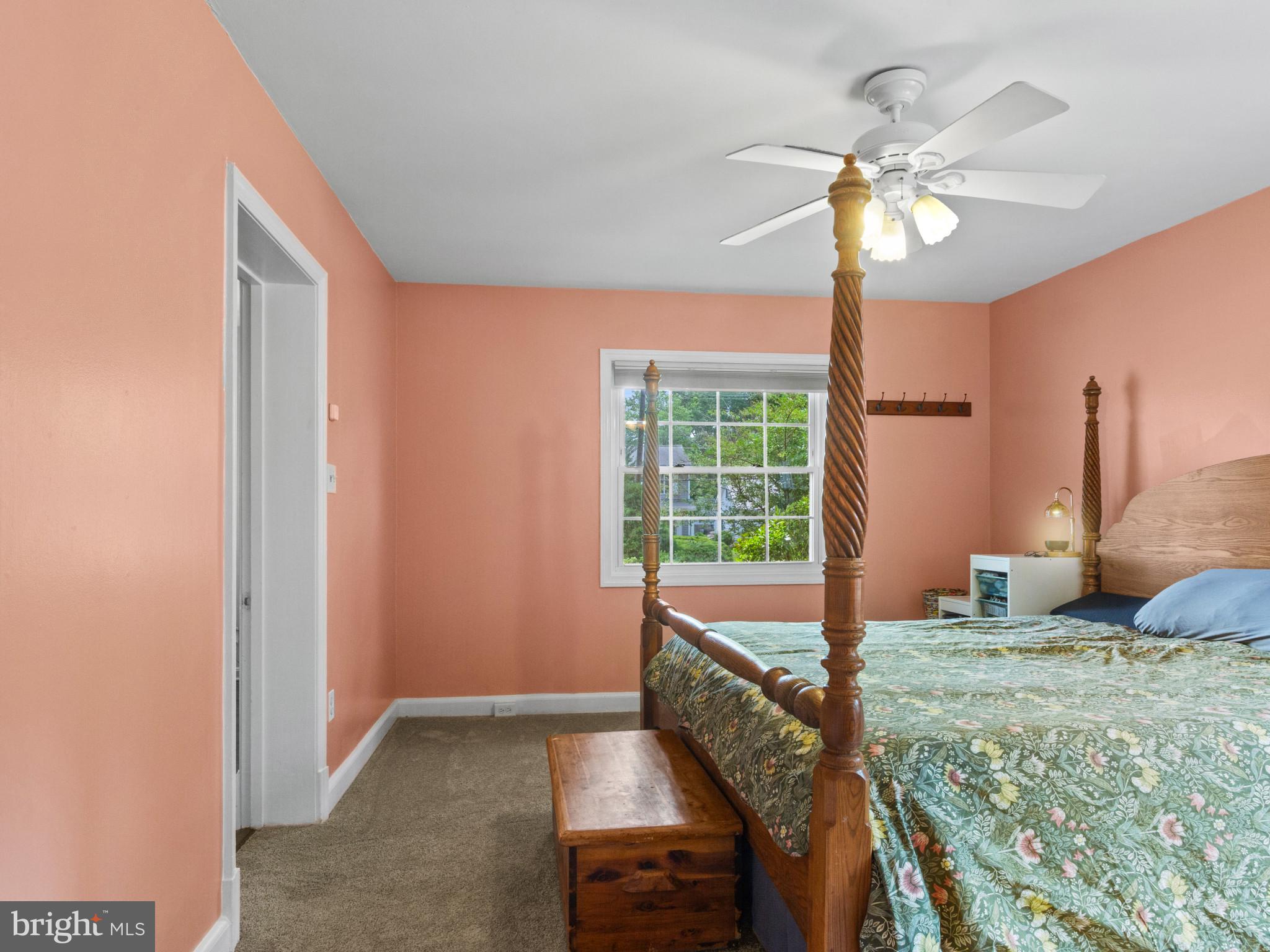 130 Southdown Road Edgewater, MD 21037 - Photo 18 of 37 Primary bedroom
