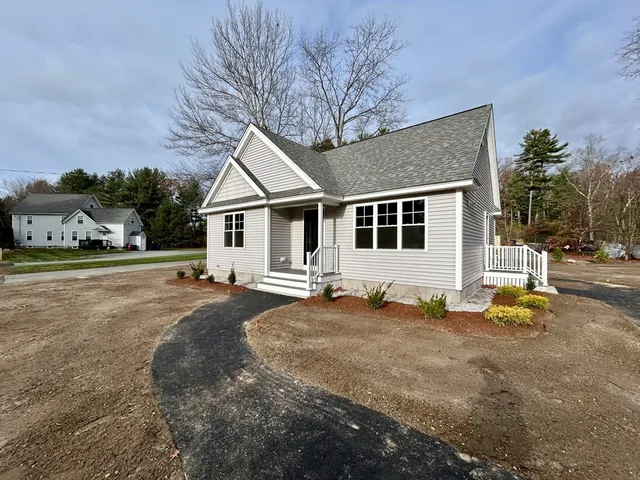 $3,199 | 265 Dunstable Road, Unit C, Tyngsborough, MA 01879