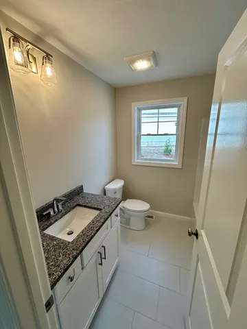 $3,199 | 265 Dunstable Road, Unit C, Tyngsborough, MA 01879